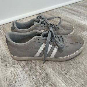 Adidas sneakers💙 FINAL PRICE